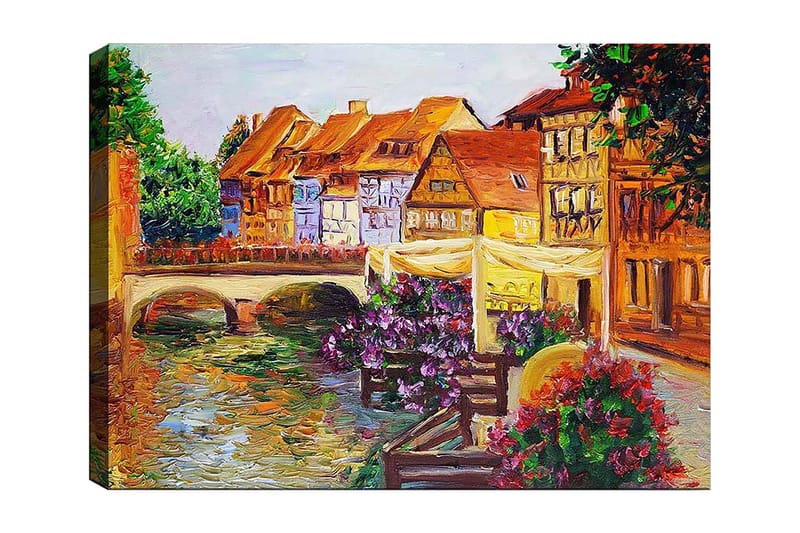 Lerretsbilde 70x100 cm - Malerisk kanal med fargerike hus og blomster som pryder kanten, Grønn / Lilla / Oransje