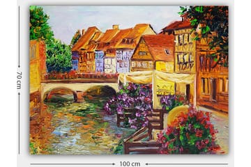 Lerretsbilde 70x100 cm - Malerisk kanal med fargerike hus og blomster som pryder kanten - Grønn / Lilla / Oransje - Interiør - Maleri & posters - Lerretsbilder