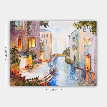 Lerretsbilde 70x100 cm - Malerisk kanal med fargerike hus og en bro som speiler seg i vannet - Lys blå / Lilla / Oransje - Interiør - Maleri & posters - Lerretsbilder