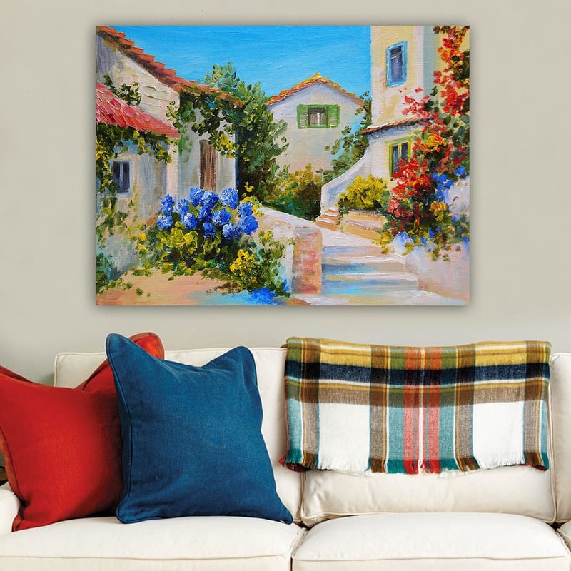 Lerretsbilde 70x100 cm - Malerisk landsbyscene med fargerike hus og blomstrende planter - Blå / Grønn / Gul - Interiør - Maleri & posters - Lerretsbilder