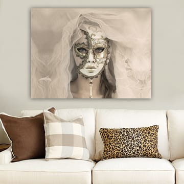 Lerretsbilde 70x100 cm - Mystisk kvinne med detaljert maske og slør som skaper en drømmeaktig atmosfære - Hvit / Gull / Svart - Interiør - Maleri & posters - Lerretsbilder