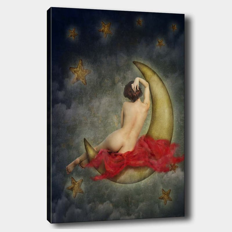Lerretsbilde 70x100 cm - Naken kvinne sittende på en halvmåne omgitt av stjerner og skyer, Gull / Rød / Beige