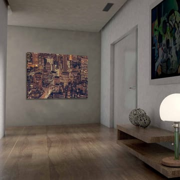 Lerretsbilde 70x100 cm - Nattbilde av en storby med glitrende lys fra bygninger og gater - Mørk blå / Gull / Grå - Interiør - Maleri & posters - Lerretsbilder