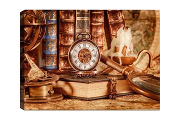 Lerretsbilde 70x100 cm - Nostalgisk samling av antikke gjenstander, inkludert lommeur, bøker og lysestake - Gull / Brun / Beige - Interiør - Maleri & posters - Lerretsbilder