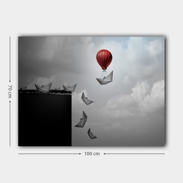 Lerretsbilde 70x100 cm - Rød varmluftsballong som svever over en svart avgrunn med papirbåter som svever under - Rød / Svart / Grå - Interiør - Maleri & posters - Lerretsbilder