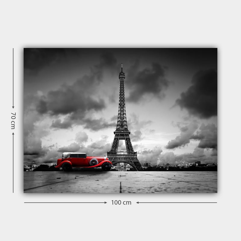 Lerretsbilde 70x100 cm - Rød veteranbil foran Eiffeltårnet i et svart-hvitt bymiljø - Rød / Svart / Hvit - Interiør - Maleri & posters - Lerretsbilder