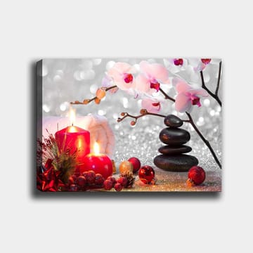 Lerretsbilde 70x100 cm - Rolig komposisjon med lyse orkideer, svarte steiner og røde lys som skaper en harmonisk atmosfære - Rosa / Rød / Svart - Interiør - Maleri & posters - Lerretsbilder