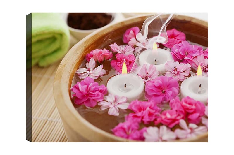 Lerretsbilde 70x100 cm - Rolig og avslappende bolle med flytende blomster og lys, Rosa / Hvit / Gul