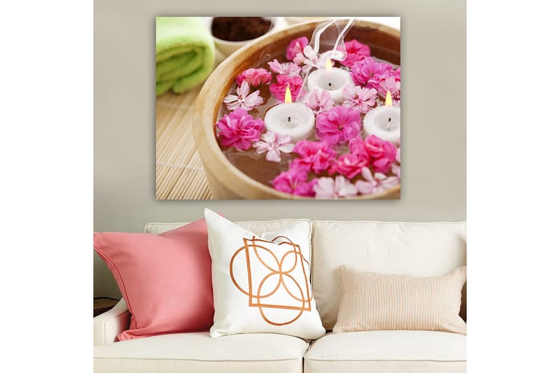 Lerretsbilde 70x100 cm - Rolig og avslappende bolle med flytende blomster og lys - Rosa / Hvit / Gul - Interiør - Maleri & posters - Lerretsbilder