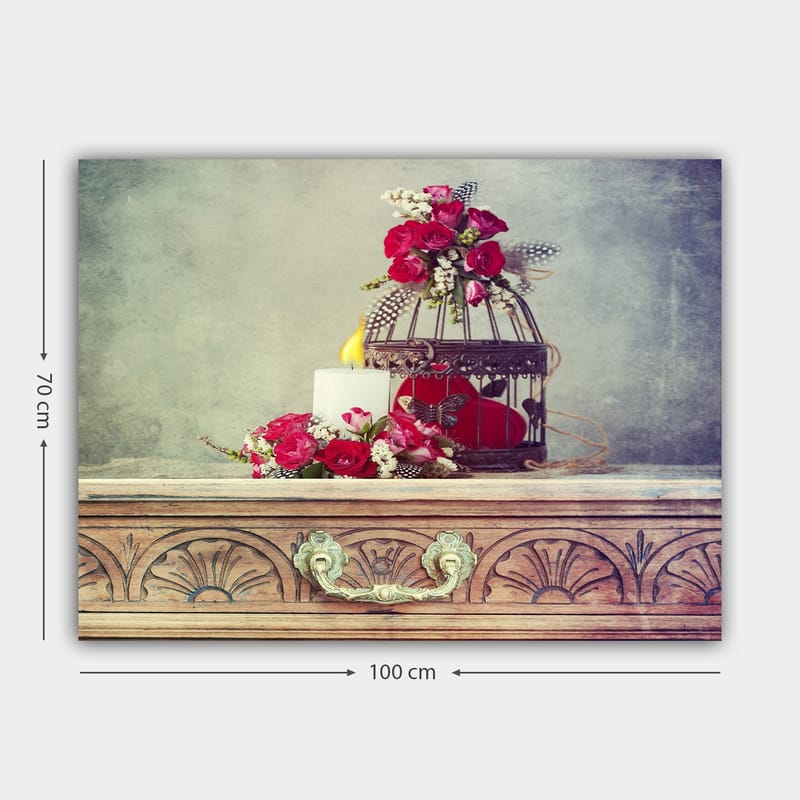 Lerretsbilde 70x100 cm - Romantisk komposisjon med blomster, et stearinlys og et fuglebur - Dyp rød / Hvit / Grønn - Interiør - Maleri & posters - Lerretsbilder