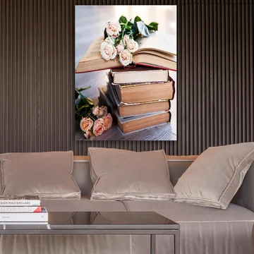 Lerretsbilde 70x100 cm - Rosebukett ligger på en bunke med bøker - Lys rosa / Beige / Brun - Interiør - Maleri & posters - Lerretsbilder