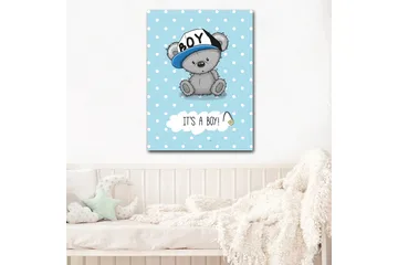 Lerretsbilde 70x100 cm - Søt gråbjørn med blå lue som sitter på en lyseblå bakgrunn med hvite prikker - Blå / Grå - Interiør - Maleri & posters - Lerretsbilder