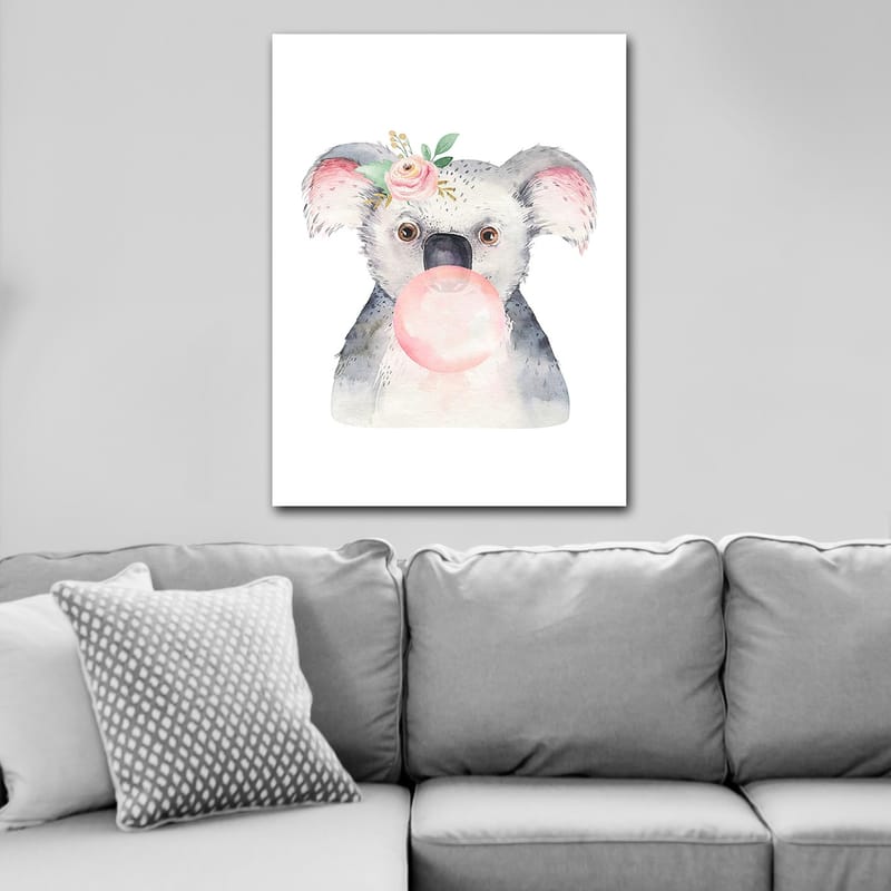 Lerretsbilde 70x100 cm - Søt koala som blåser tyggegummi med en blomst i øret - Grå / Rosa / Grønn - Interiør - Maleri & posters - Lerretsbilder