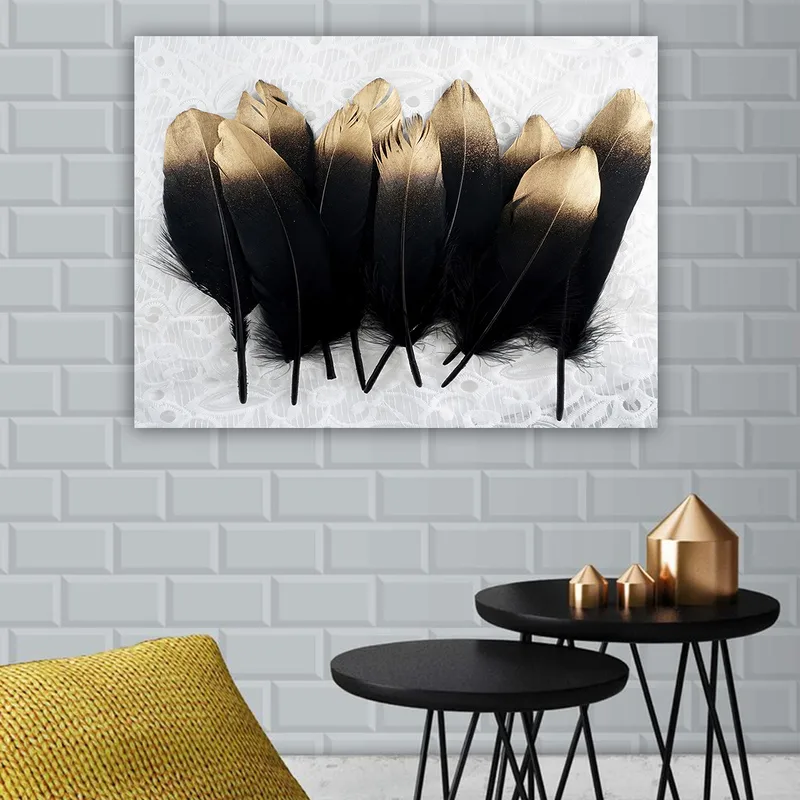 Lerretsbilde 70x100 cm - Samling av elegante fjær i svart og gull - Svart / Gull - Interiør - Maleri & posters - Lerretsbilder