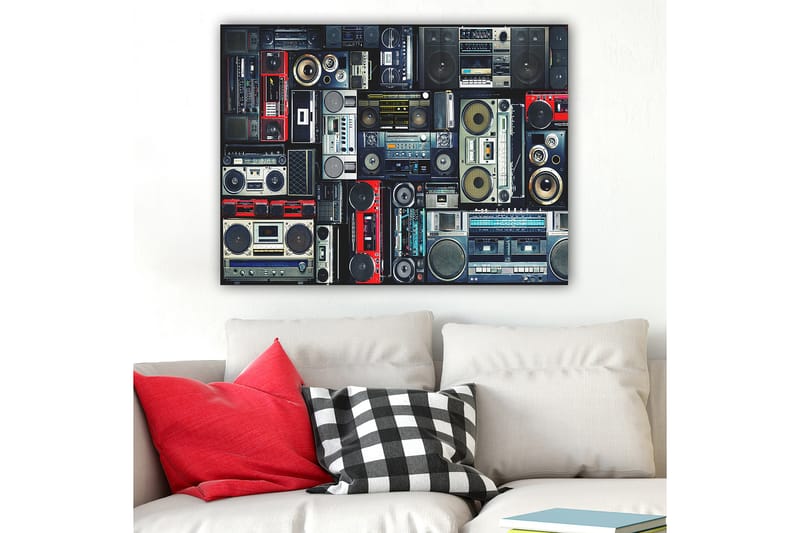 Lerretsbilde 70x100 cm - Samling av retro lydsystemer og kassettspillere i forskjellige størrelser og former - Rød / Svart / Grå - Interiør - Maleri & posters - Lerretsbilder