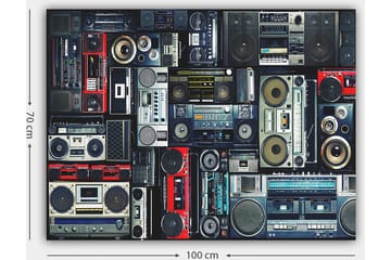 Lerretsbilde 70x100 cm - Samling av retro lydsystemer og kassettspillere i forskjellige størrelser og former - Rød / Svart / Grå - Interiør - Maleri & posters - Lerretsbilder