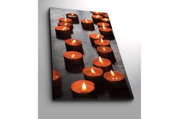 Lerretsbilde 70x100 cm - Samling av tente telys som skaper en varm og innbydende atmosfære - Oransje / Svart - Interiør - Maleri & posters - Lerretsbilder