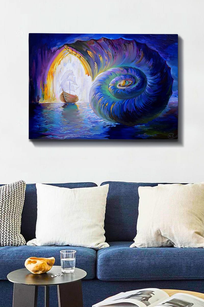 Lerretsbilde 70x100 cm - Seilbåt navigerer gjennom et stort skall som åpner seg mot en lysere verden - Blå / Grønn / Lilla - Interiør - Maleri & posters - Lerretsbilder