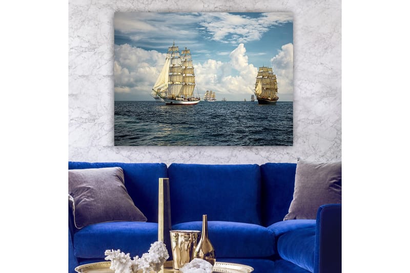 Lerretsbilde 70x100 cm - Seilbåter som navigerer på åpent hav under klar himmel - Blå / Hvit / Beige - Interiør - Maleri & posters - Lerretsbilder