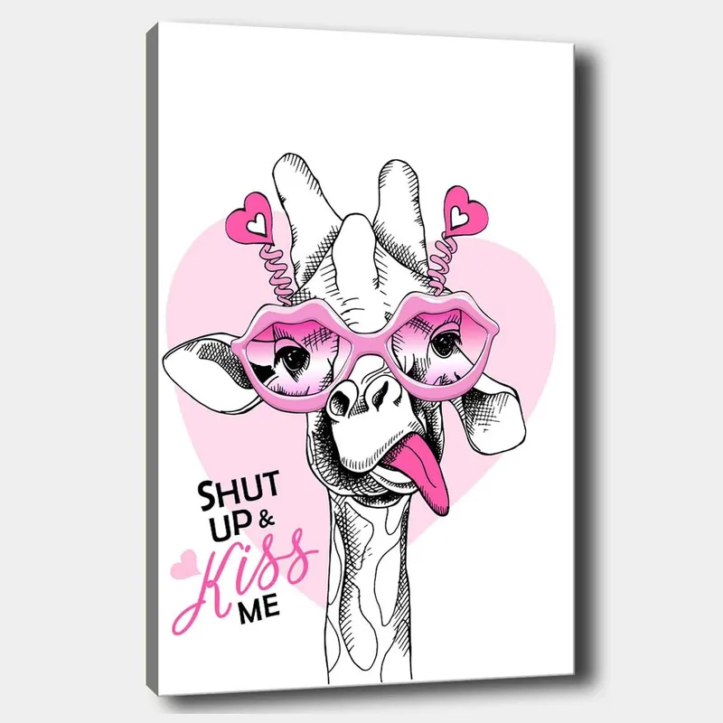 Lerretsbilde 70x100 cm - Sjiraff med store rosa briller og en leken holdning, Rosa / Svart / Hvit