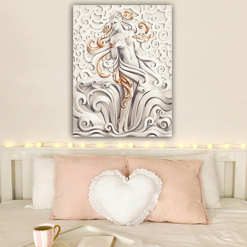 Lerretsbilde 70x100 cm - Stilisert kvinne omgitt av svingende mønstre og ornamentikk - Hvit / Beige / Gull - Interiør - Maleri & posters - Lerretsbilder