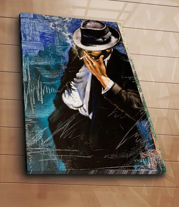 Lerretsbilde 70x100 cm - Stilisert mann i dress som røyker en sigarett, med en mystisk og nostalgisk atmosfære - Mørk blå / Svart / Hvit - Interiør - Maleri & posters - Lerretsbilder