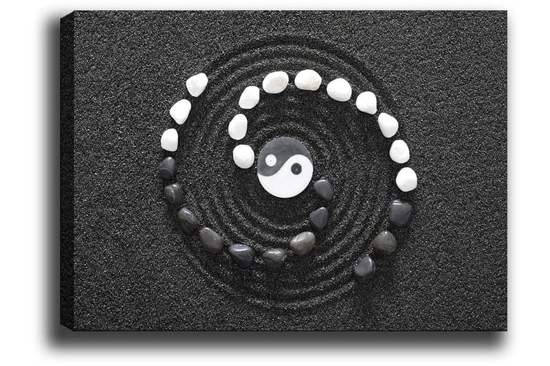 Lerretsbilde 70x100 cm - Stilisert yin-yang-symbol omgitt av svarte og hvite steiner i en spiralkomposisjon - Svart / Hvit - Interiør - Maleri & posters - Lerretsbilder