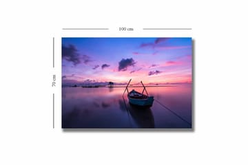Lerretsbilde 70x100 cm - Stille båt på en speillignende overflate under en fargerik solnedgang - Lilla / Rosa / Blå - Interiør - Maleri & posters - Lerretsbilder