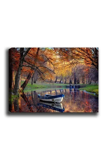 Lerretsbilde 70x100 cm - Stille båt på en speilblank innsjø omgitt av høstfarger - Oransje / Blå / Grønn - Interiør - Maleri & posters - Lerretsbilder