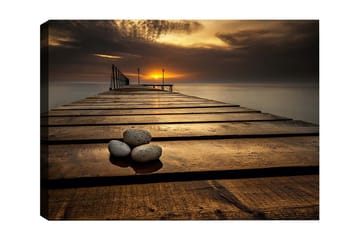 Lerretsbilde 70x100 cm - Stille brygge ved solnedgang med steiner i forgrunnen - Gull / Brun / Grå - Interiør - Maleri & posters - Lerretsbilder