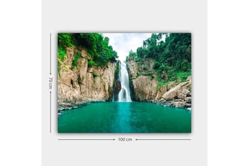 Lerretsbilde 70x100 cm - Storslått foss som fosser ned i en klar, turkis innsjø omgitt av frodige, grønne klipper - Turkis / Grønn / Beige - Interiør - Maleri & posters - Lerretsbilder