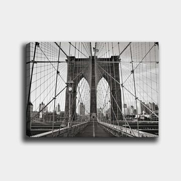 Lerretsbilde 70x100 cm - Svart-hvitt-bilde av Brooklyn Bridge som viser de majestetiske buene og kablene - Svart / Hvit / Grå - Interiør - Maleri & posters - Lerretsbilder