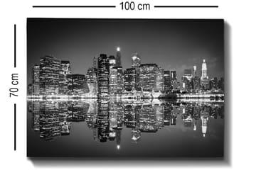 Lerretsbilde 70x100 cm - Svart-hvitt bysilhuett med refleksjoner i vannet - Svart / Hvit / Grå - Interiør - Maleri & posters - Lerretsbilder