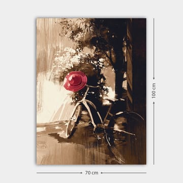 Lerretsbilde 70x100 cm - Sykkel med rød hatt i frodige, grønne omgivelser - Rød / Brun / Svart - Interiør - Maleri & posters - Lerretsbilder
