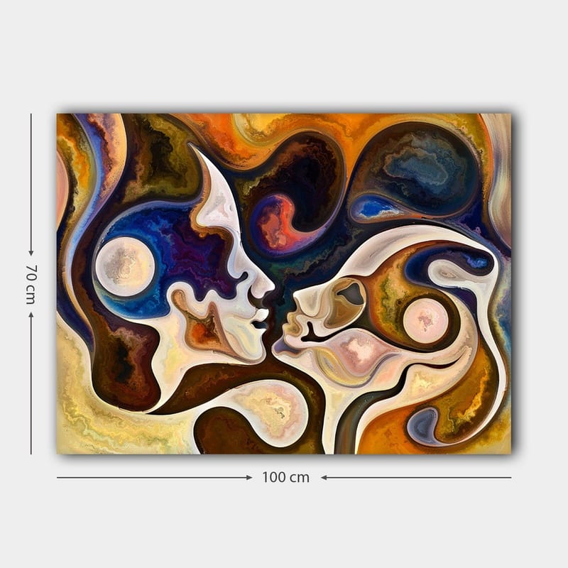 Lerretsbilde 70x100 cm - To ansikter som møtes i et intimt kyss, omgitt av abstrakte former og farger - Mørk blå / Brun / Beige - Interiør - Maleri & posters - Lerretsbilder