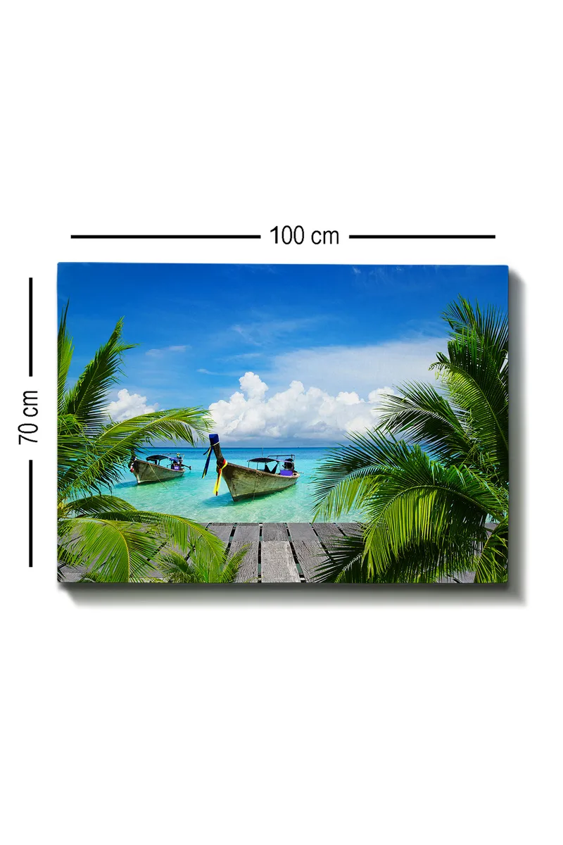 Lerretsbilde 70x100 cm - To båter i klart turkis vann omgitt av palmer og en trebrygge - Turkis / Grønn / Blå - Interiør - Maleri & posters - Lerretsbilder