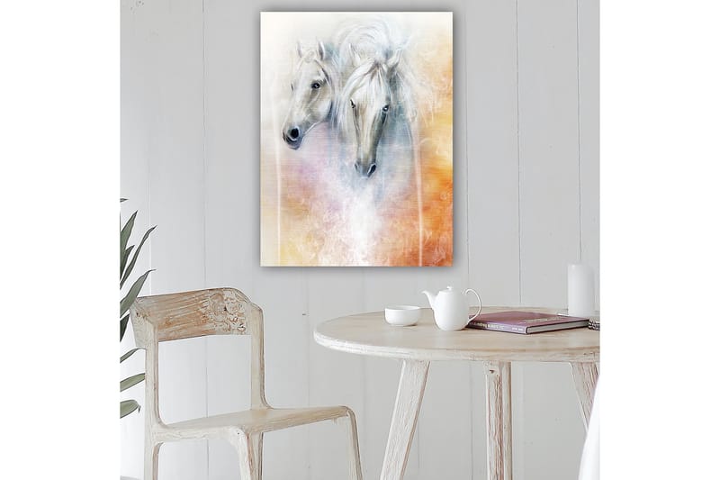 Lerretsbilde 70x100 cm - To elegante hester som fremstår i en myk og drømmeaktig komposisjon - Hvit / Lys grå / Oransje - Interiør - Maleri & posters - Lerretsbilder