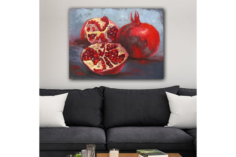 Lerretsbilde 70x100 cm - To granatepler, ett helt og ett delt, som viser de saftige frøene sine - Rød / Beige - Interiør - Maleri & posters - Lerretsbilder