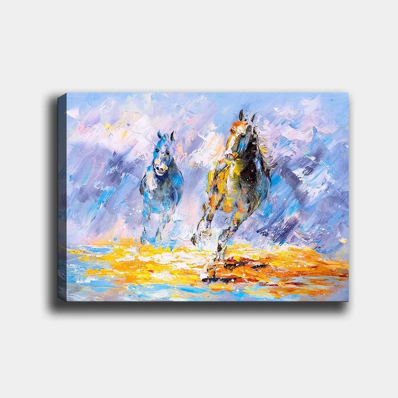 Lerretsbilde 70x100 cm - To hester galopperer fremover i en dynamisk og fargerik komposisjon, Blå / Gul / Oransje
