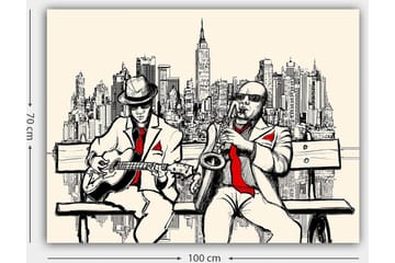Lerretsbilde 70x100 cm - To musikere på en benk med New York som silhuett - Beige / Svart / Rød - Interiør - Maleri & posters - Lerretsbilder