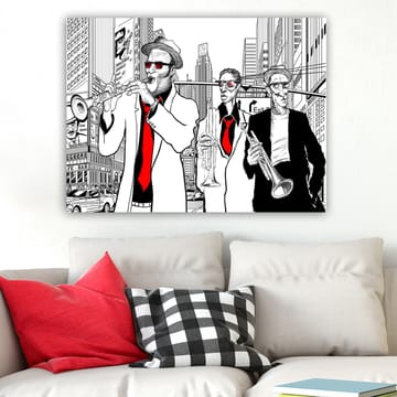 Lerretsbilde 70x100 cm - Tre musikere i kostymer som spiller instrumenter i en travel bygate - Rød / Svart / Hvit - Interiør - Maleri & posters - Lerretsbilder