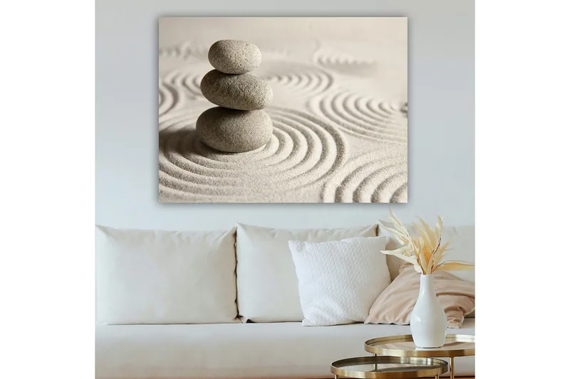 Lerretsbilde 70x100 cm - Tre stablede steiner på en sandoverflate med bølgete mønstre - Grå / Beige - Interiør - Maleri & posters - Lerretsbilder