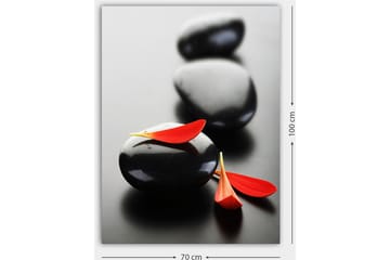 Lerretsbilde 70x100 cm - Tre svarte steiner med røde blomsterblader skaper en harmonisk og avslappende komposisjon - Svart / Rød - Interiør - Maleri & posters - Lerretsbilder