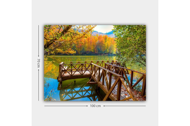 Lerretsbilde 70x100 cm - Vakker brygge ved en speilblank innsjø omgitt av høstfargede trær - Gull / Grønn / Brun - Interiør - Maleri & posters - Lerretsbilder