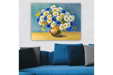 Lerretsbilde 70x100 cm - Vakker bukett med blå og hvite blomster i en brun vase - Blå / Hvit / Gul - Interiør - Maleri & posters - Lerretsbilder