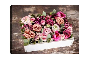 Lerretsbilde 70x100 cm - Vakker bukett med fargerike blomster i en hvit eske - Rosa / Lilla / Grønn - Interiør - Maleri & posters - Lerretsbilder
