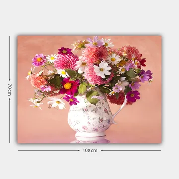 Lerretsbilde 70x100 cm - Vakker bukett med fargerike blomster i en hvit mugge - Rosa / Lilla / Grønn - Interiør - Maleri & posters - Lerretsbilder