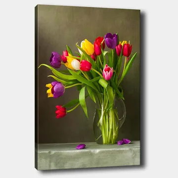Lerretsbilde 70x100 cm - Vakker bukett med fargerike tulipaner i en glassvase - Lilla / Rød / Gul - Interiør - Maleri & posters - Lerretsbilder