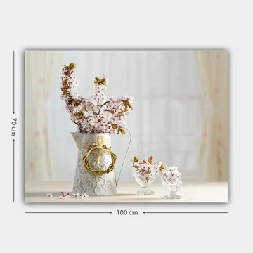 Lerretsbilde 70x100 cm - Vakker bukett med rosa blomster i en dekorativ mugge - Rosa / Grønn / Hvit - Interiør - Maleri & posters - Lerretsbilder