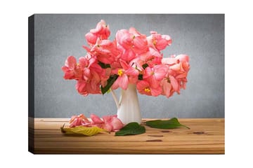Lerretsbilde 70x100 cm - Vakker bukett med rosa blomster i en hvit vase - Rosa / Grønn / Gul - Interiør - Maleri & posters - Lerretsbilder